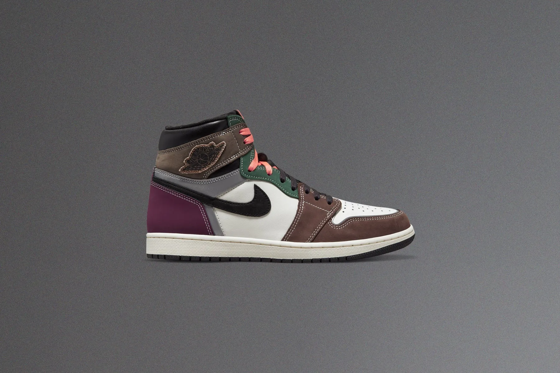 Air Jordan 1 Retro High OG - Black/Archaeo Brown