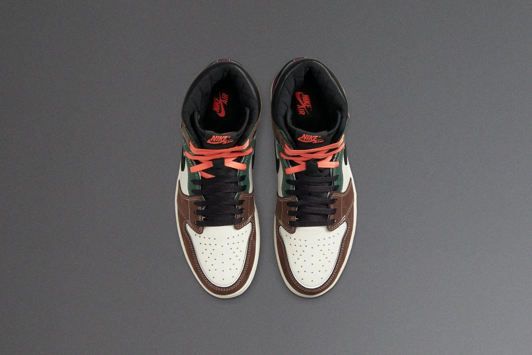 Air Jordan 1 Retro High OG - Black/Archaeo Brown