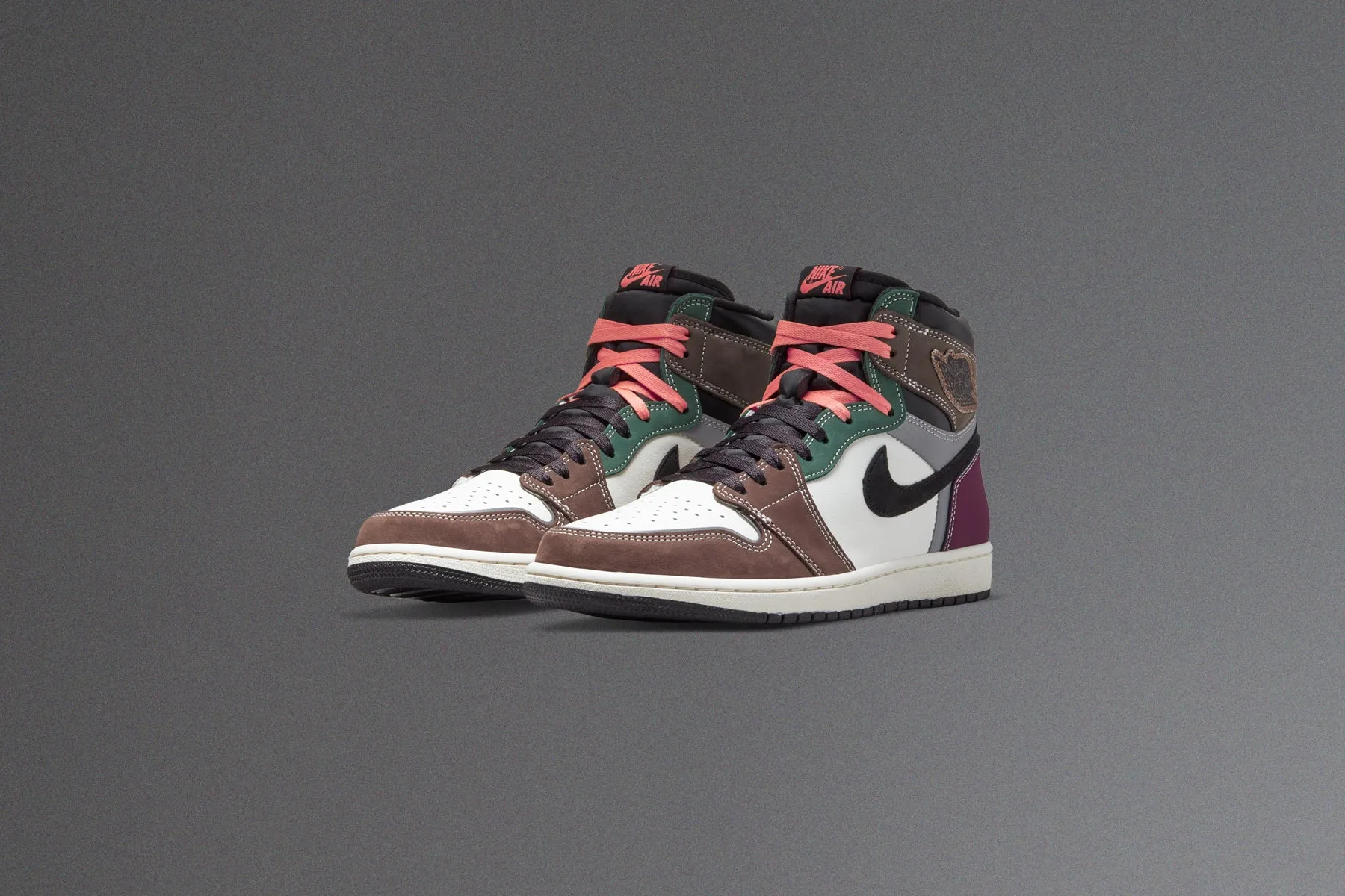 Air Jordan 1 Retro High OG - Black/Archaeo Brown