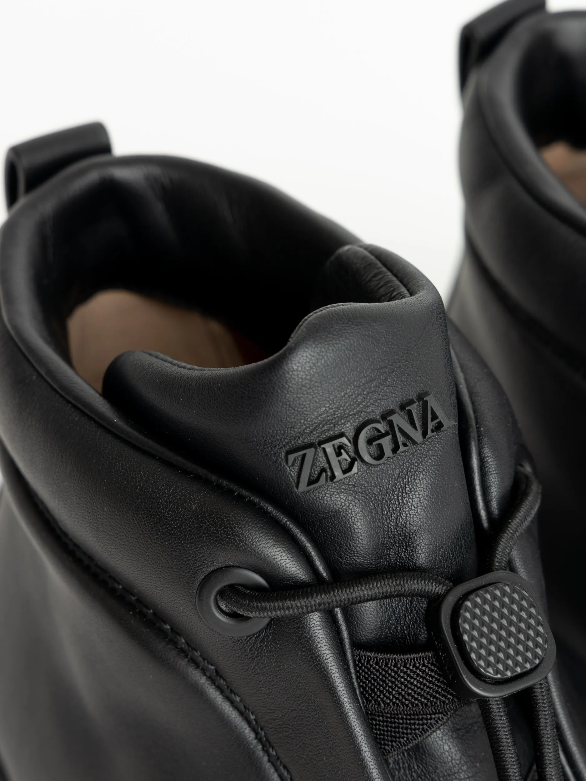 Black Leather Triple Stitch™ Vetta Sneakers