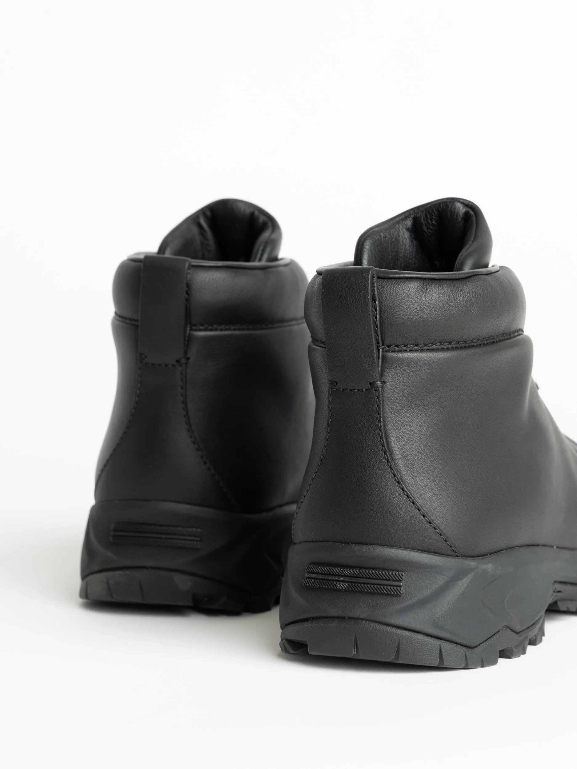 Black Leather Triple Stitch™ Vetta Sneakers