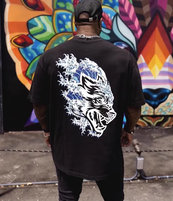 GYM WARS WOLF WAVE T SHIRT IN BLACK