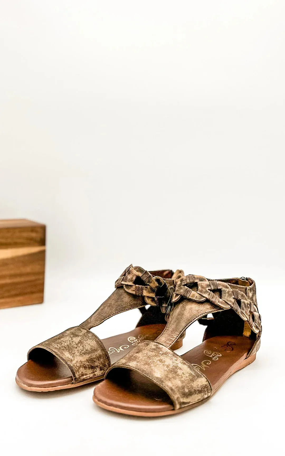 Leather Loop Sandals in Tan