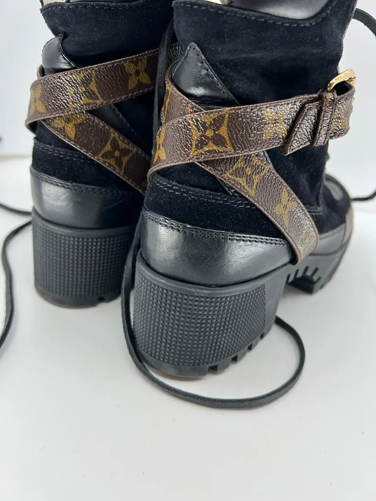 LOUIS VUITTON LAUREATE PLATFORM DESERT ANKLE BOOTS