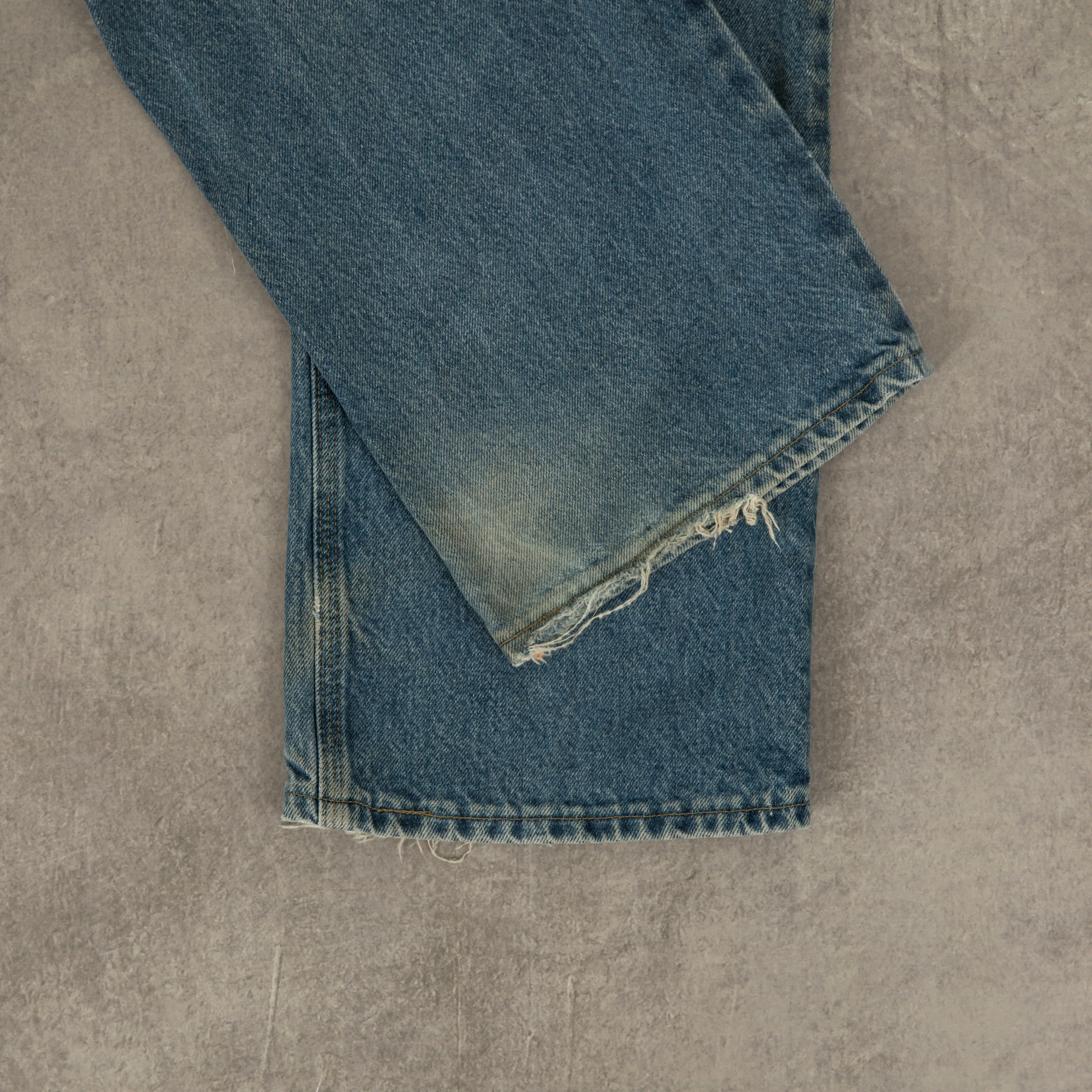 MEN'S VINTAGE CARHARTT DISTRESSED RELAXED DENIM JEANS - W36 X L30