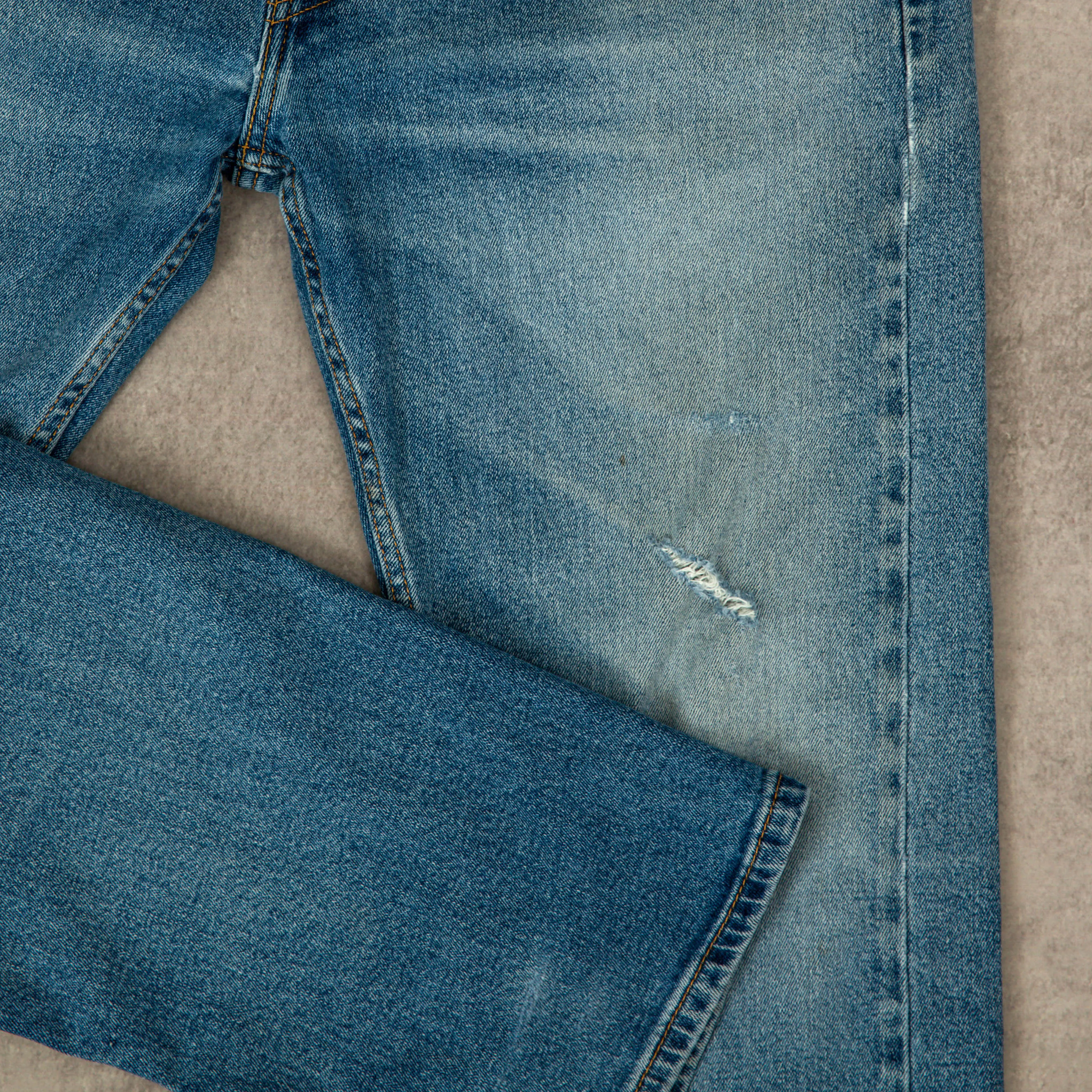 MEN'S VINTAGE LEVI'S 505 DISTRESSED JEANS - W33 X L28