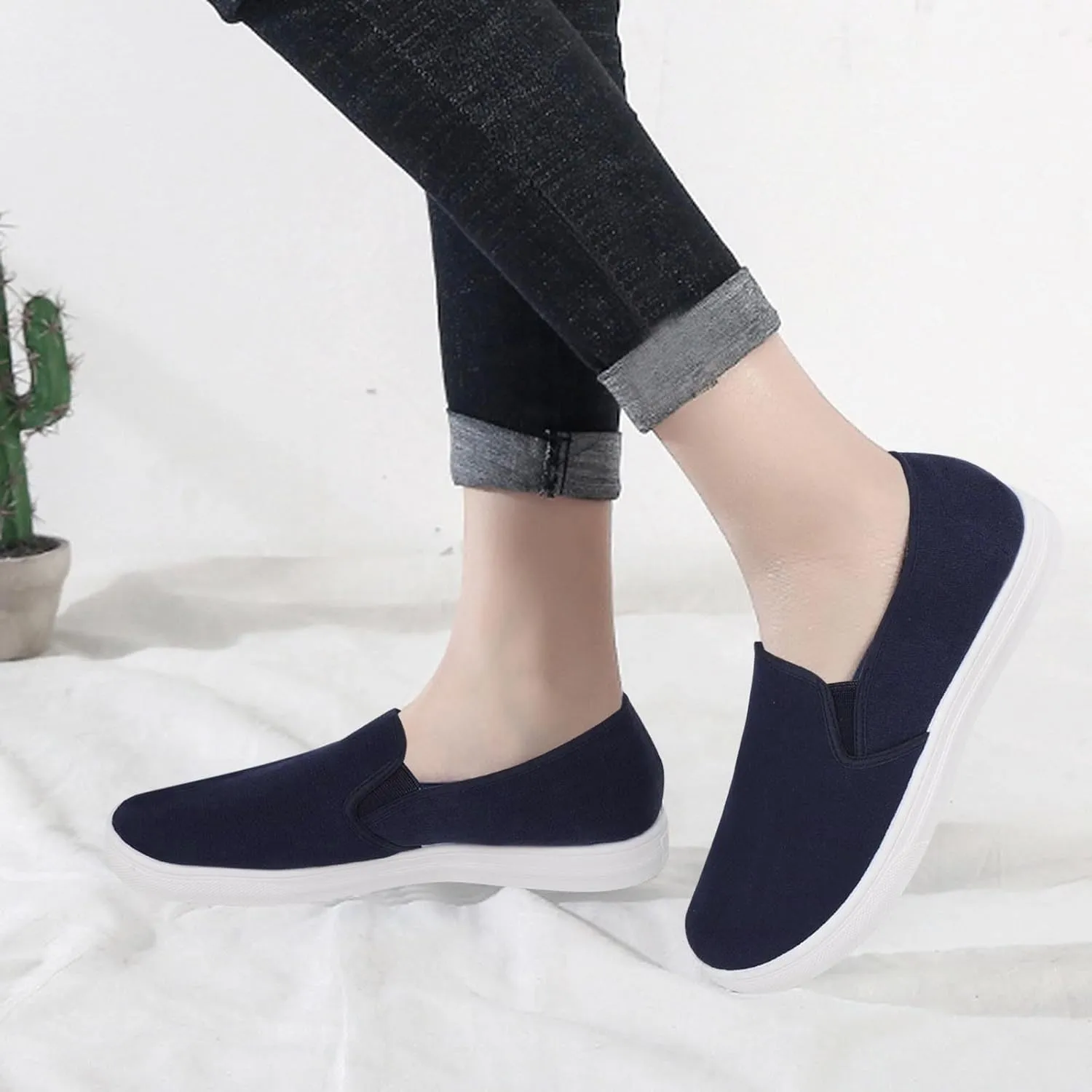 Non Slip Work Shoes Women Cute Women Loafers Round Toe Slip On CasualComfortable and Soft Lightweight Christmas Dress Shoes for Women Boat Shoes Men