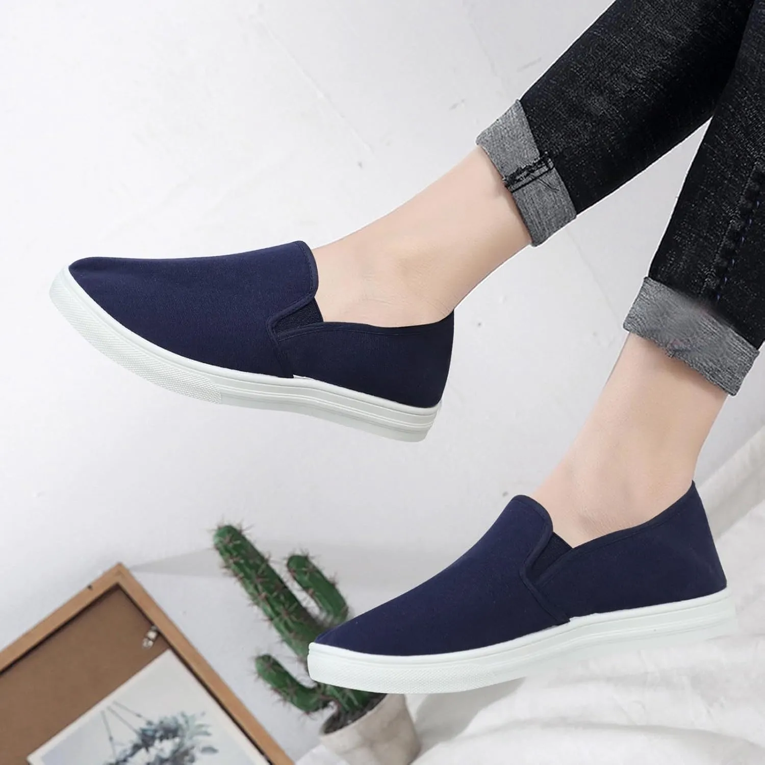 Non Slip Work Shoes Women Cute Women Loafers Round Toe Slip On CasualComfortable and Soft Lightweight Christmas Dress Shoes for Women Boat Shoes Men