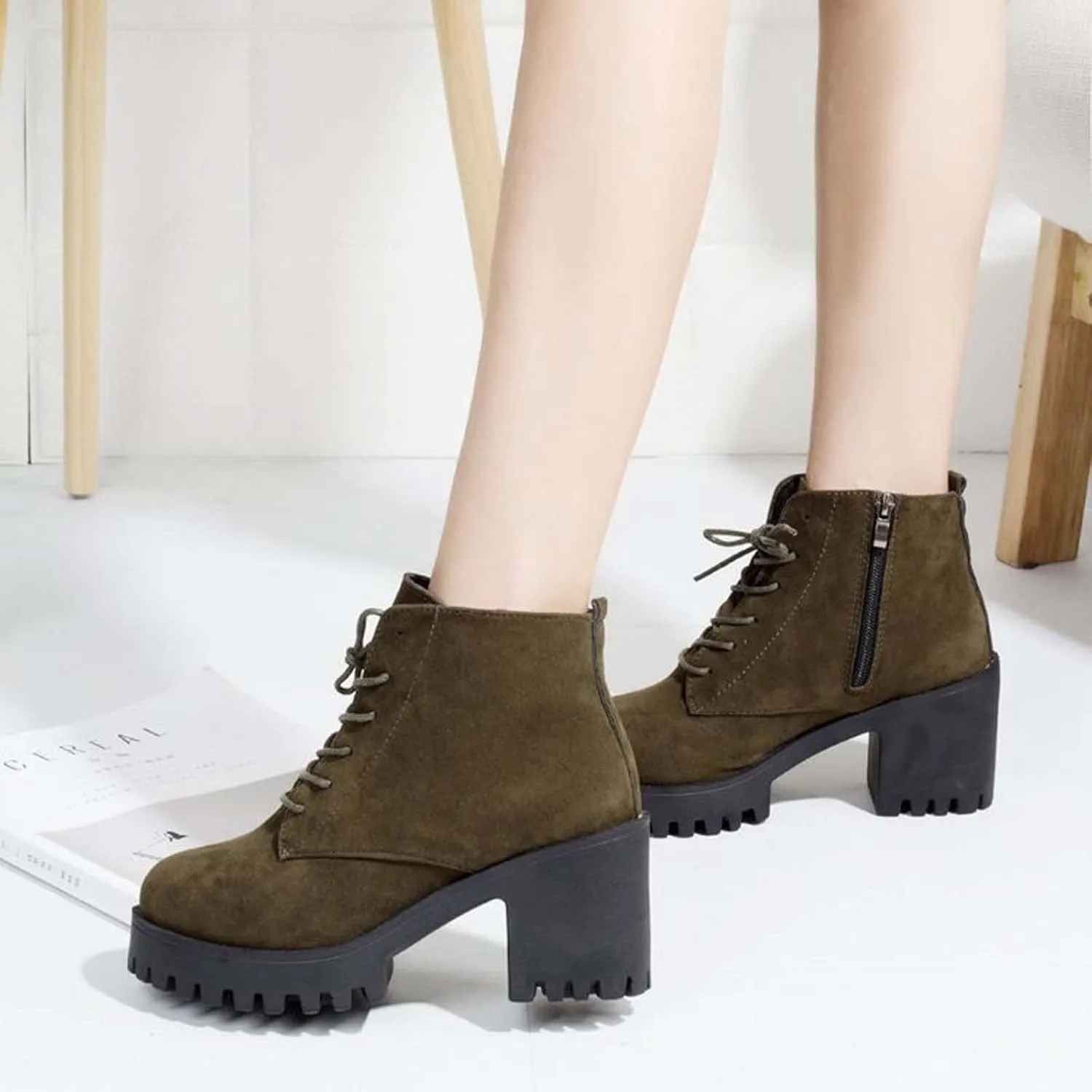 Platform Combat Boots for Women Fashion Faux Suede Side Zipper Chelsea Ankle Boots Fall Winter Cross Country Shoes