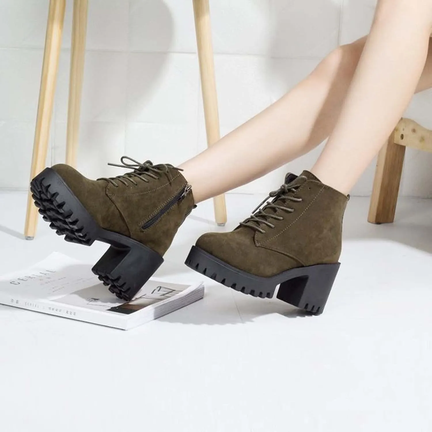 Platform Combat Boots for Women Fashion Faux Suede Side Zipper Chelsea Ankle Boots Fall Winter Cross Country Shoes