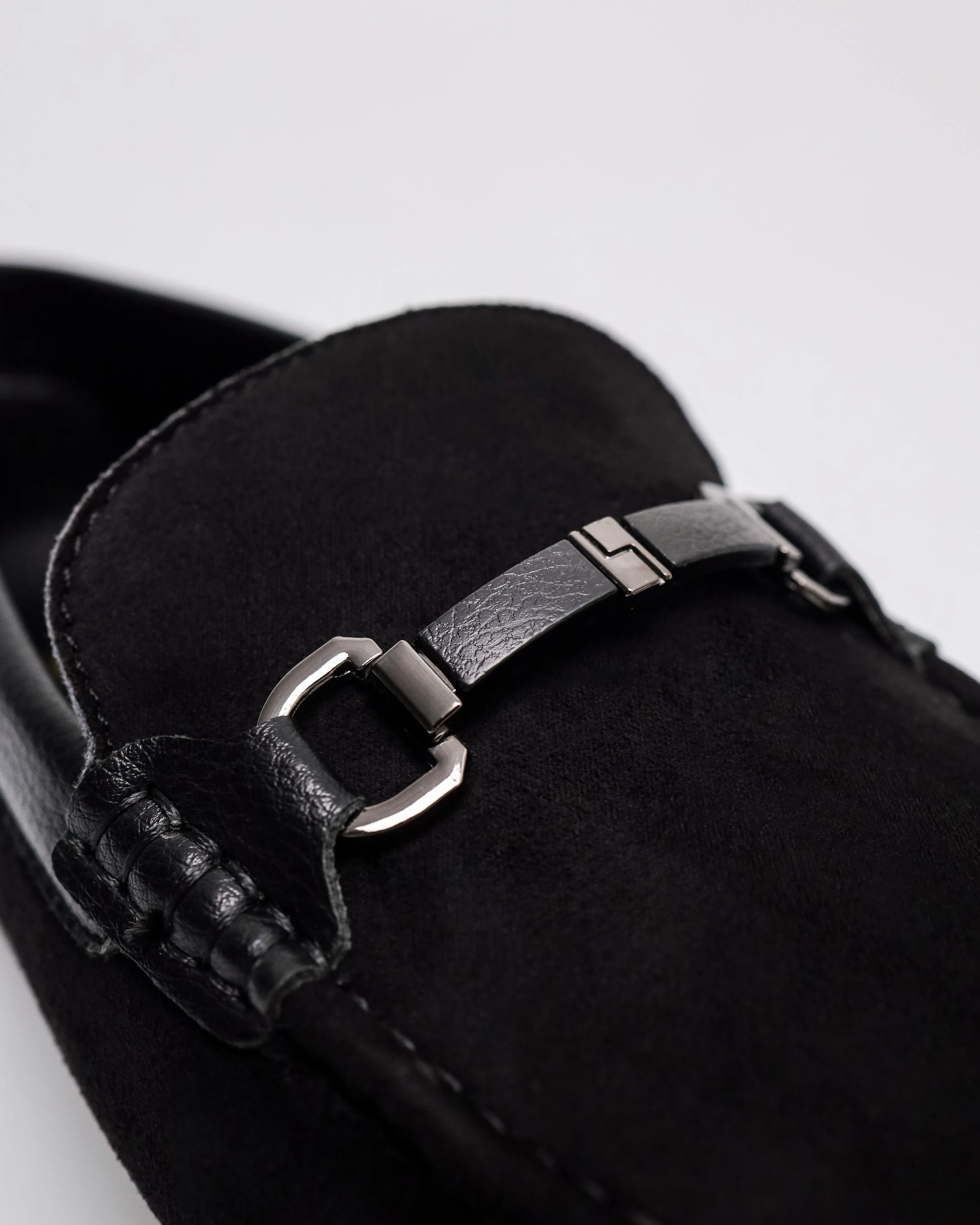 Tomaz C667 Men's Timber Buckle Moccasins