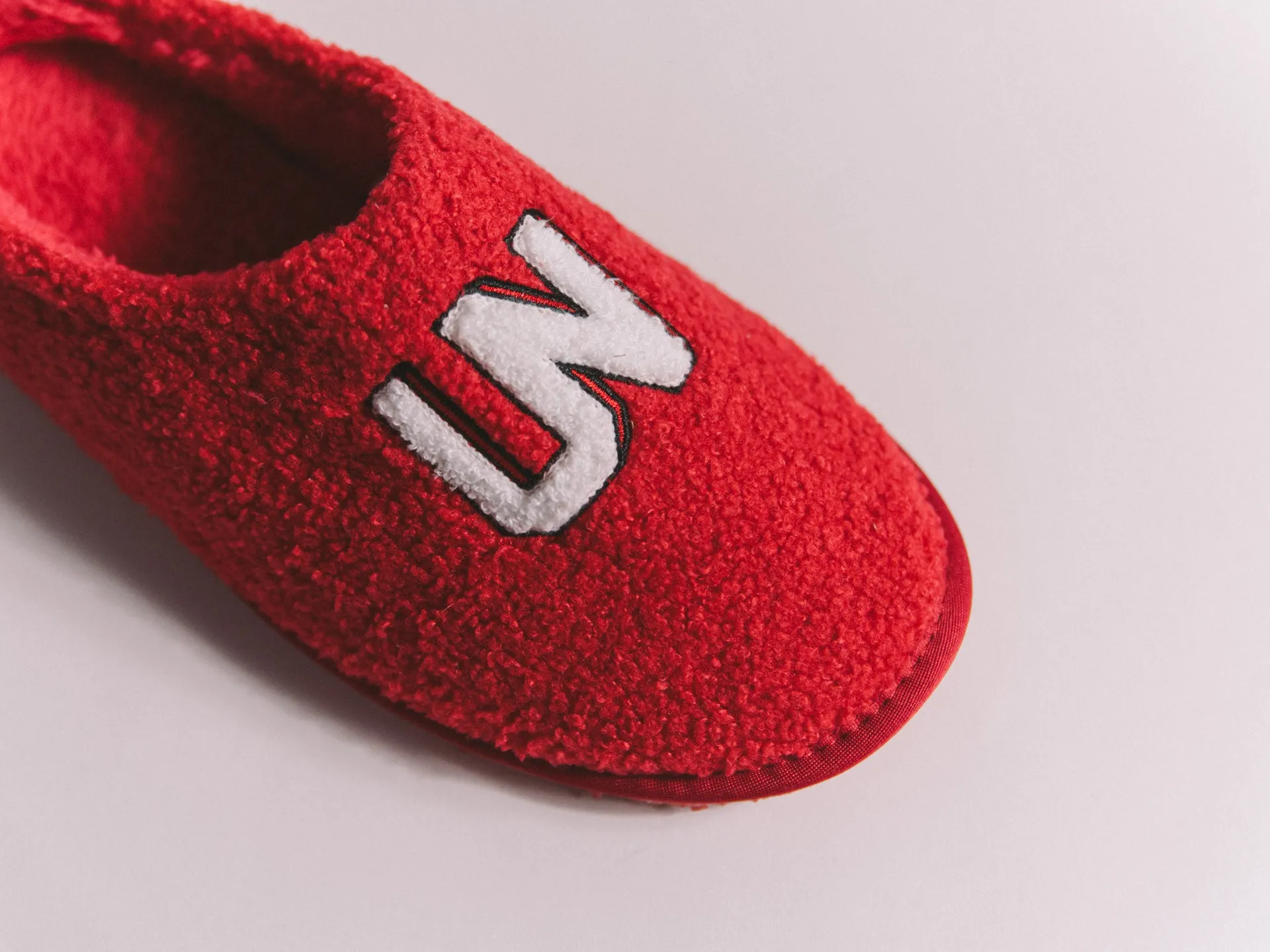 UNHEARDOF Core Logo Indoor House Slippers 'Clifford' OG $55.00