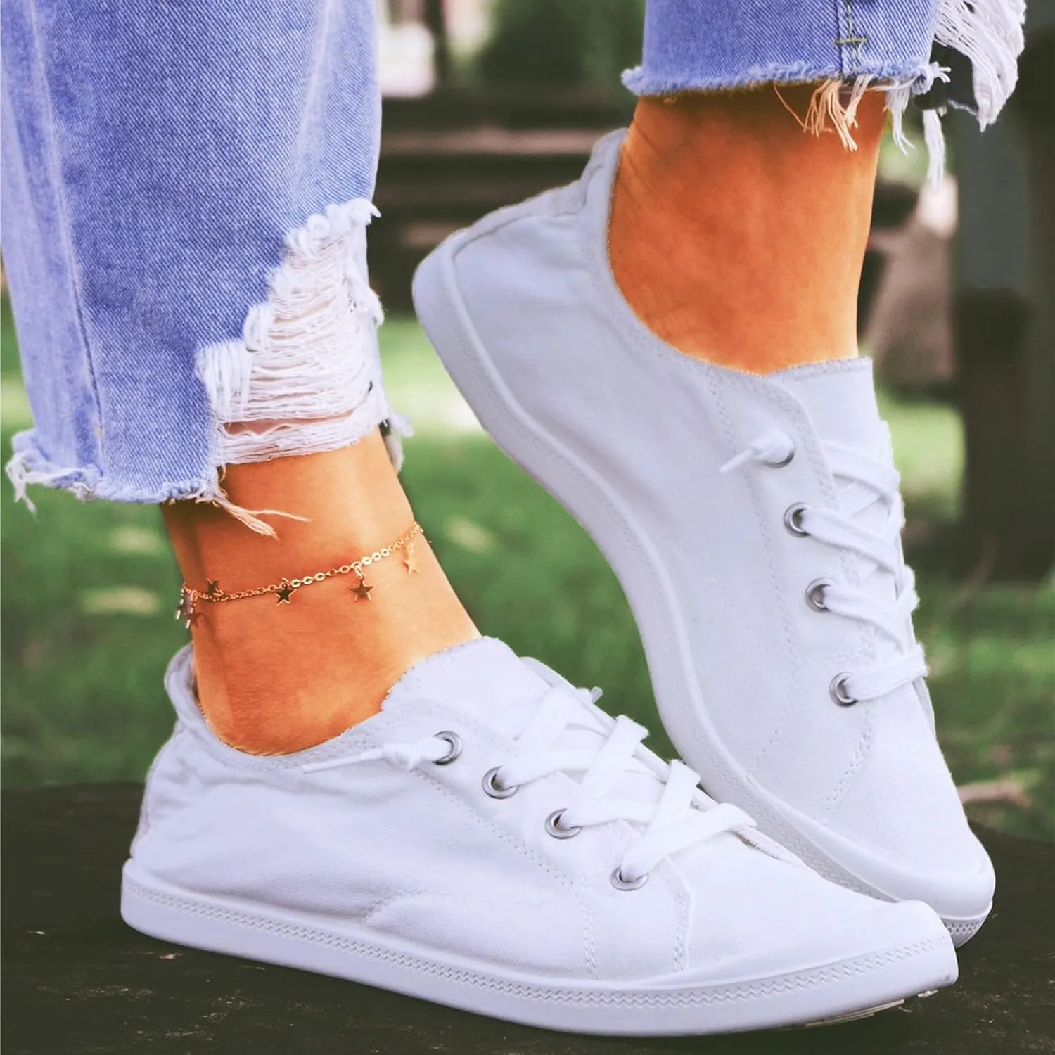Women's Canvas Tennis Shoes Low Top White Black Casual Sneakers for Women Lace Up Fashion Casual Shoes for Work Women