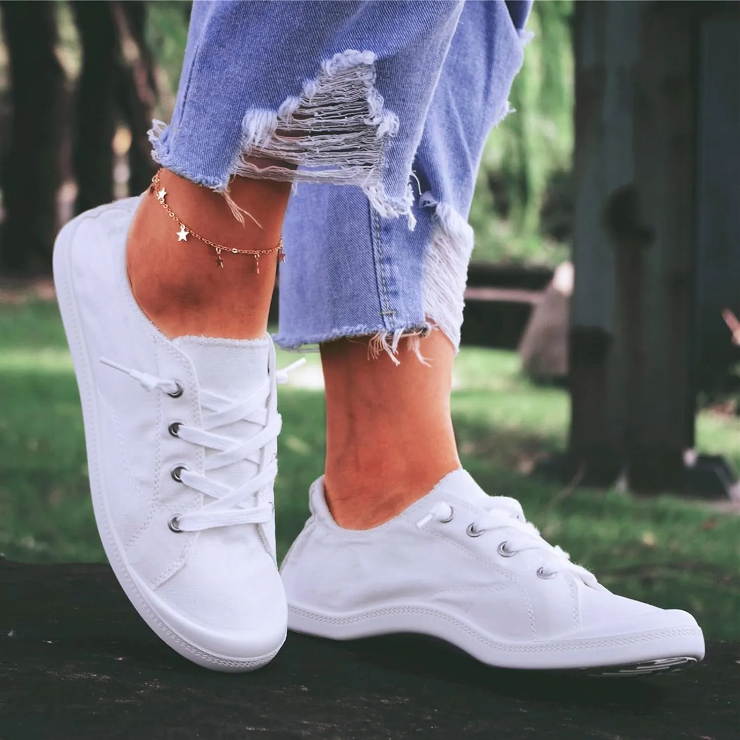 Women's Canvas Tennis Shoes Low Top White Black Casual Sneakers for Women Lace Up Fashion Casual Shoes for Work Women